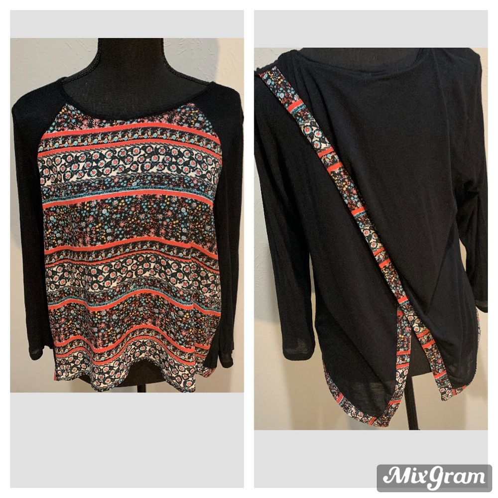 Xharalation top sz M like new
